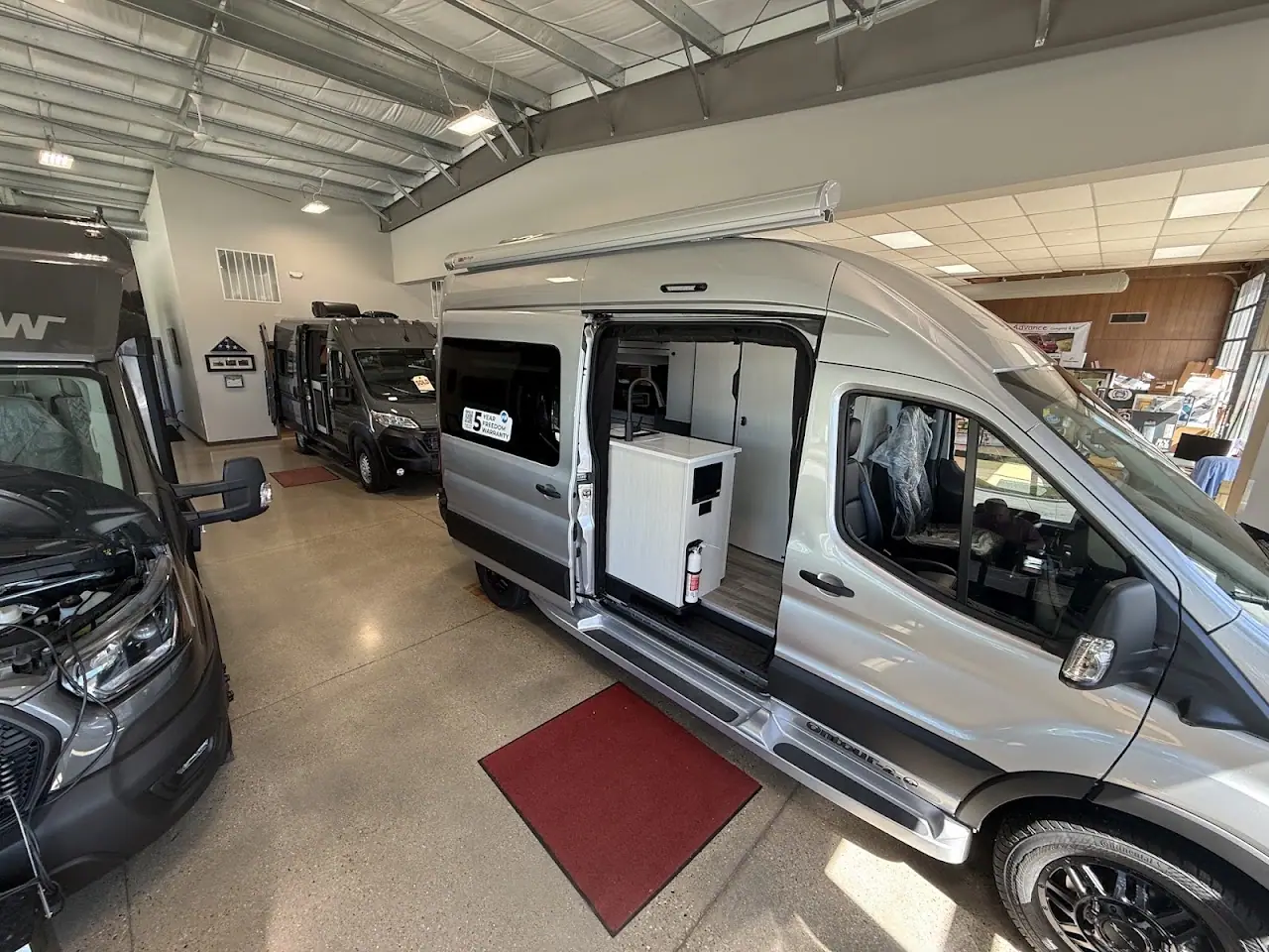 Advance Camping Sales Inc, RV dealers in Milwaukee