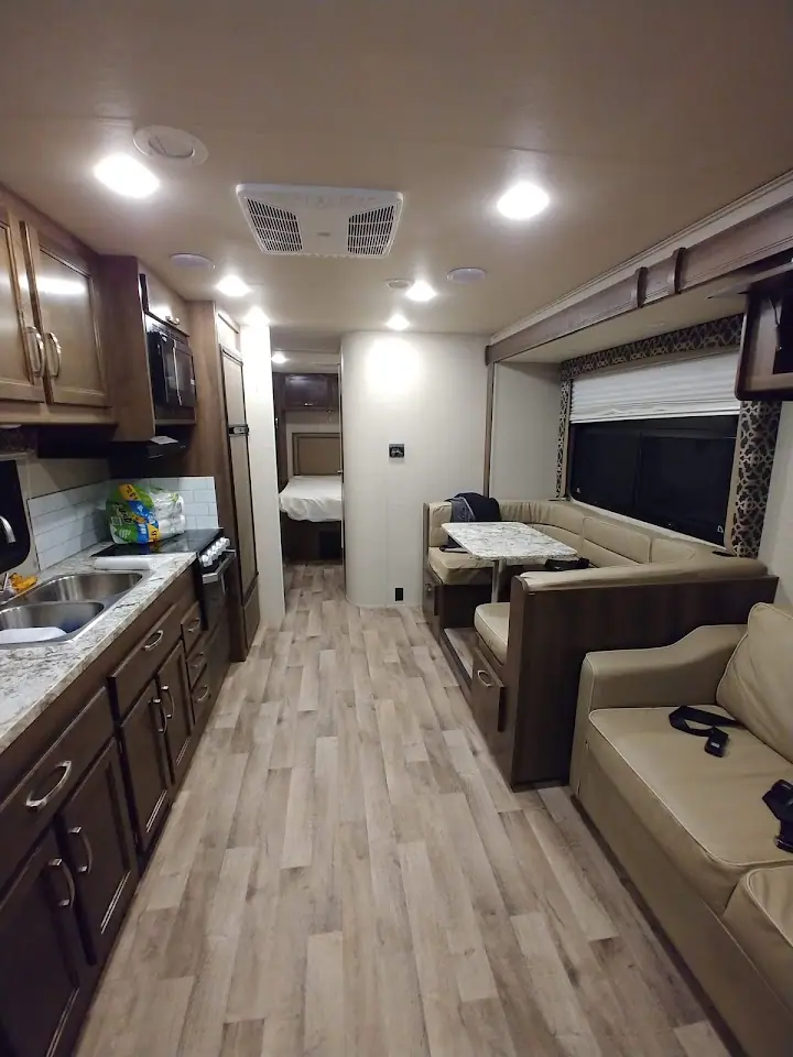 Interstate RV Sales & Service Inc., RV dealers in Poynette